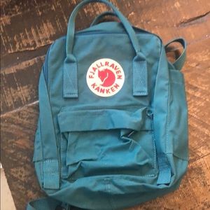 Fjall Raven Kanken mini backback
